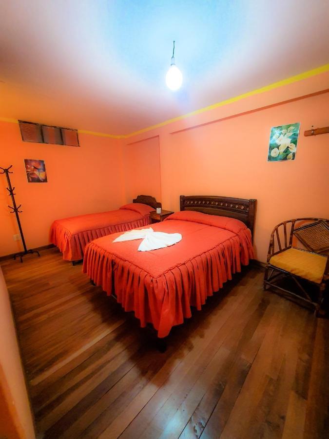 Hostal Luz Yhobimar Copacabana  Exterior photo