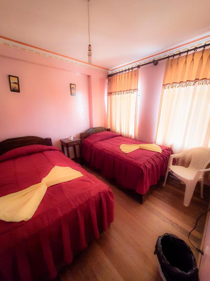 Hostal Luz Yhobimar Copacabana  Exterior photo