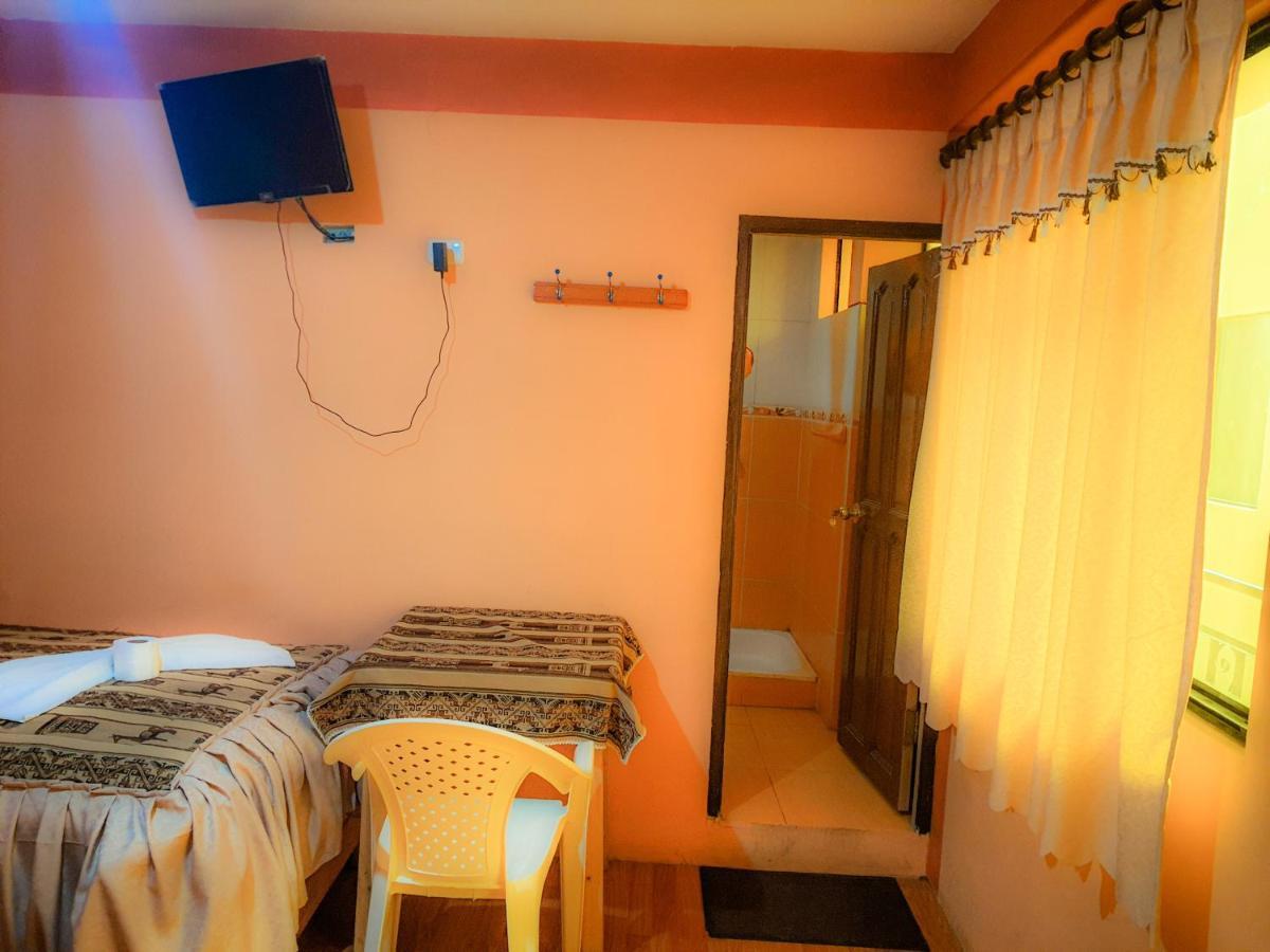 Hostal Luz Yhobimar Copacabana  Exterior photo