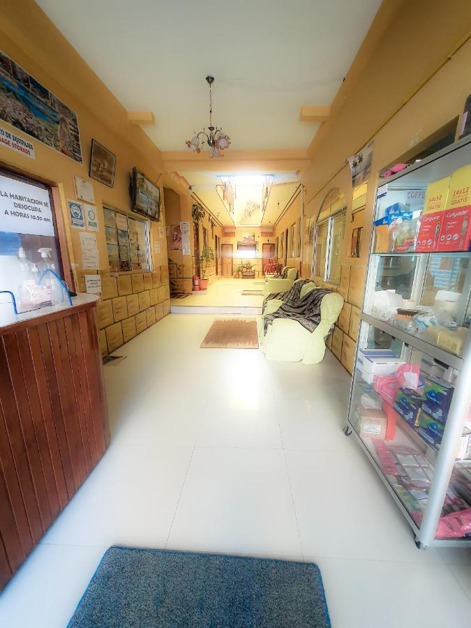 Hostal Luz Yhobimar Copacabana  Exterior photo
