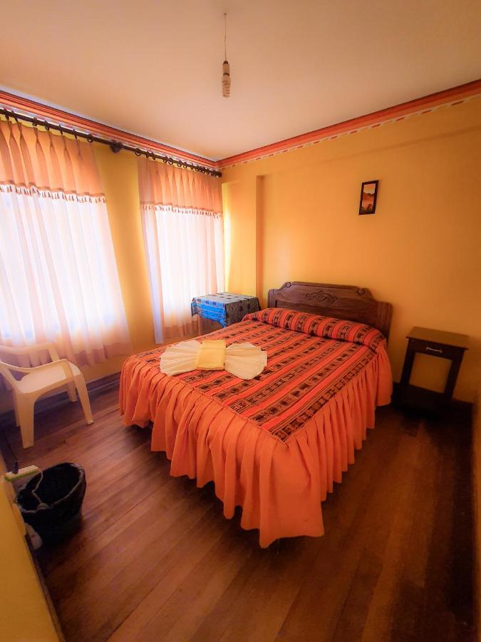 Hostal Luz Yhobimar Copacabana  Exterior photo