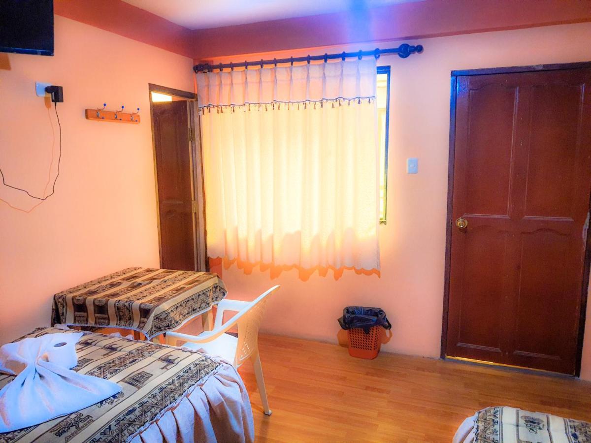 Hostal Luz Yhobimar Copacabana  Exterior photo