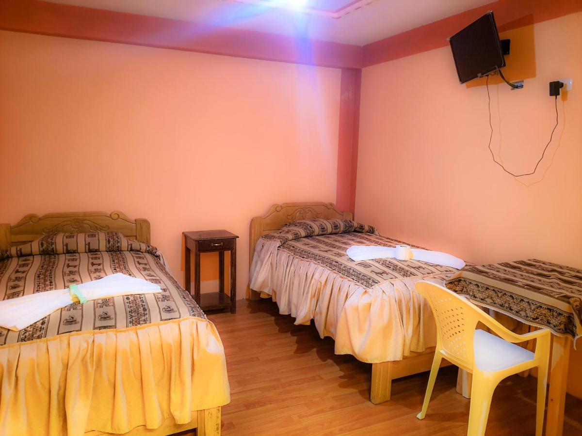 Hostal Luz Yhobimar Copacabana  Exterior photo