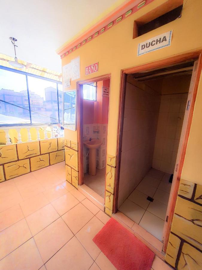 Hostal Luz Yhobimar Copacabana  Exterior photo