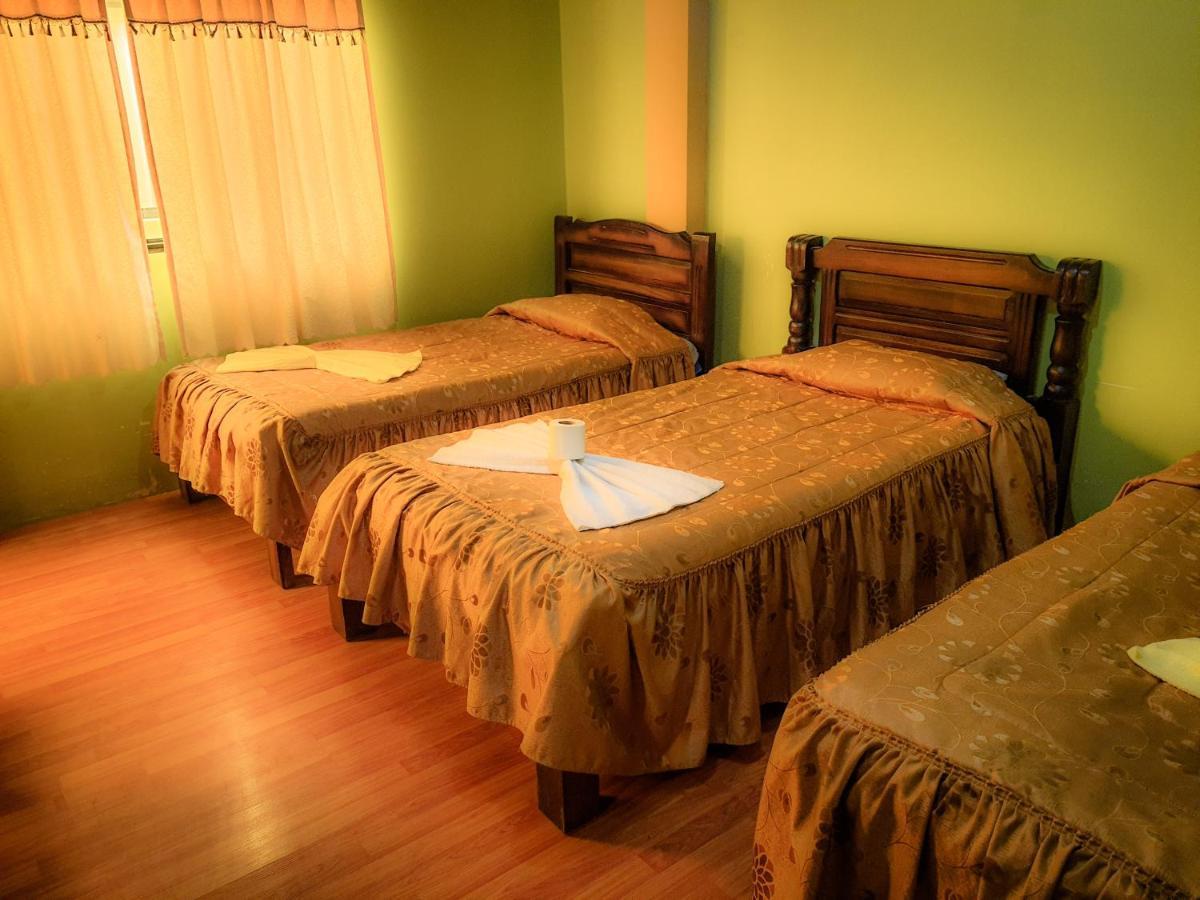 Hostal Luz Yhobimar Copacabana  Exterior photo
